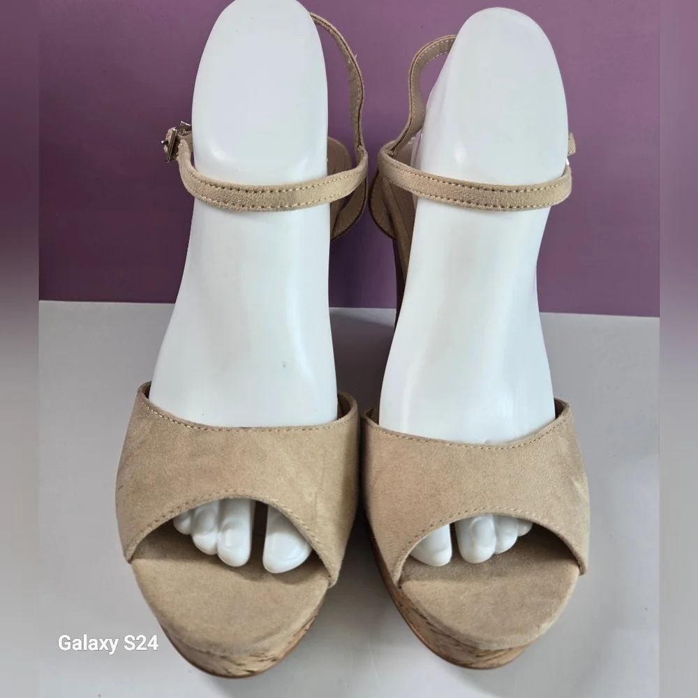 Charles by Charles David Lambert Wedge Sandals Nude Size 10 New/NWOT